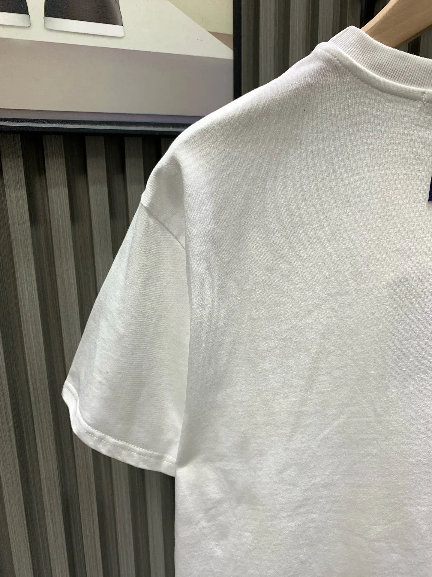 🅿️240 white